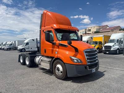 Freightliner Cascadia 116 Day Cab Truck - 450HP, 12 Speed Automatic