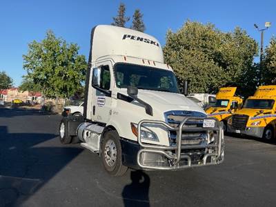 Freightliner Cascadia 116 Single Axle Day Cab Truck - 410HP, 12 Speed Automatic