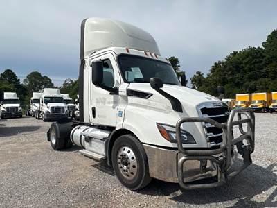 Freightliner Cascadia 116 Single Axle Day Cab Truck - 410HP, 12 Speed Automatic