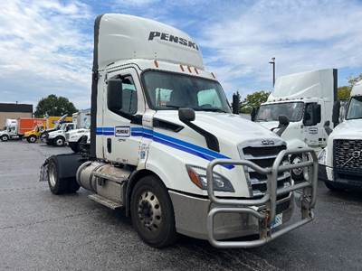Freightliner Cascadia 116 Single Axle Day Cab Truck - 410HP, 12 Speed Automatic