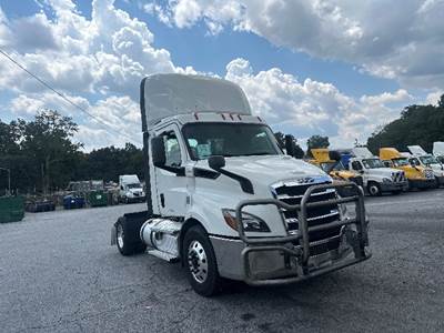 Freightliner Cascadia 116 Single Axle Day Cab Truck - 410HP, 12 Speed Automatic
