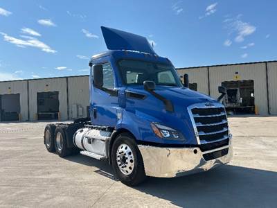 Freightliner Cascadia 116 Day Cab Truck - 435HP, 12 Speed Automatic