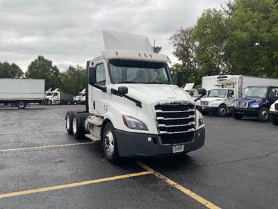 Freightliner Cascadia 116 Day Cab Truck - 450HP, 12 Speed Automatic