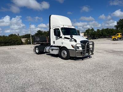 Freightliner Cascadia 116 Single Axle Day Cab Truck - 410HP, 12 Speed Automatic