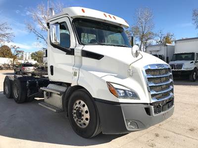 Freightliner Cascadia 116 Day Cab Truck - 470HP, 12 Speed Automatic