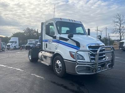Freightliner Cascadia 116 Single Axle Day Cab Truck - 410HP, 12 Speed Automatic