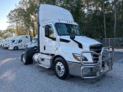 Freightliner Cascadia 116 Single Axle Day Cab Truck - 410HP, 12 Speed Automatic