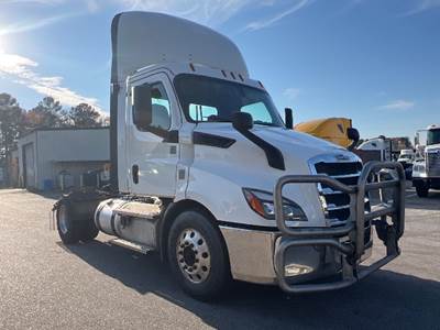 Freightliner Cascadia 116 Single Axle Day Cab Truck - 410HP, 12 Speed Automatic