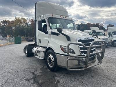 Freightliner Cascadia 116 Single Axle Day Cab Truck - 410HP, 12 Speed Automatic