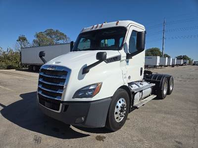 Freightliner Cascadia 116 Single Axle Day Cab Truck - 450HP, 12 Speed Automatic