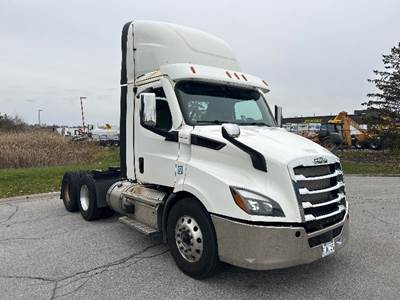 Freightliner Cascadia 116 Day Cab Truck - 470HP, 12 Speed Automatic