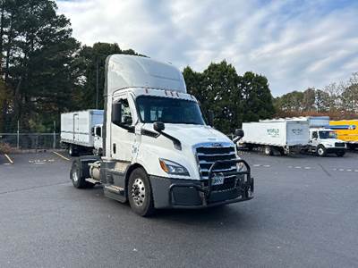 Freightliner Cascadia 116 Single Axle Day Cab Truck - 450HP, 12 Speed Automatic
