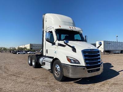 Freightliner Cascadia 116 Day Cab Truck - 470HP, 12 Speed Automatic