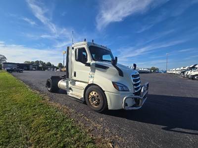 Freightliner Cascadia 116 Single Axle Day Cab Truck - 410HP, 12 Speed Automatic