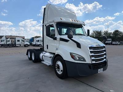 Freightliner Cascadia 116 Day Cab Truck - 450HP, 12 Speed Automatic