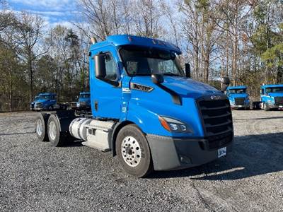 Freightliner Cascadia 116 Day Cab Truck - 450HP, 12 Speed Automatic