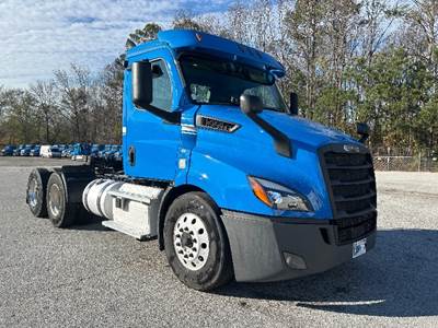 Freightliner Cascadia 116 Day Cab Truck - 450HP, 12 Speed Automatic