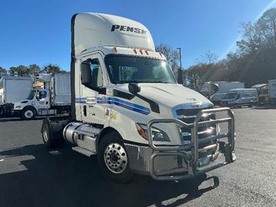 Freightliner Cascadia 116 Single Axle Day Cab Truck - 410HP, 12 Speed Automatic