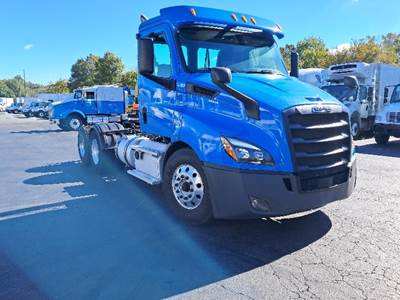 Freightliner Cascadia 116 Day Cab Truck - 450HP, 12 Speed Automatic