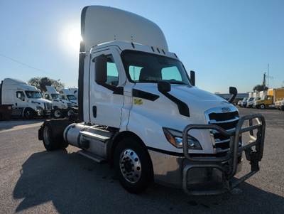 Freightliner Cascadia 116 Single Axle Day Cab Truck - 410HP, 12 Speed Automatic