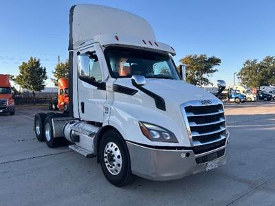 Freightliner Cascadia 116 Day Cab Truck - 470HP, 12 Speed Automatic
