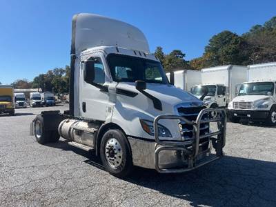 Freightliner Cascadia 116 Single Axle Day Cab Truck - 410HP, 12 Speed Automatic