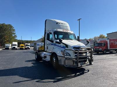 Freightliner Cascadia 116 Single Axle Day Cab Truck - 410HP, 12 Speed Automatic