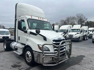 Freightliner Cascadia 116 Single Axle Day Cab Truck - 410HP, 12 Speed Automatic