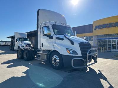 Freightliner Cascadia 116 Day Cab Truck - 410HP, 12 Speed Automatic