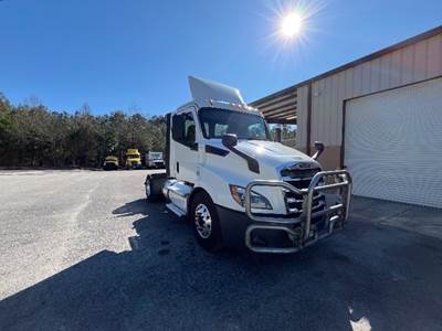 Freightliner Cascadia 116 Single Axle Day Cab Truck - 410HP, 12 Speed Automatic