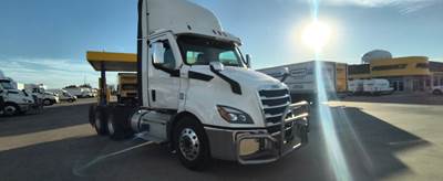 Freightliner Cascadia 116 Day Cab Truck - 470HP, 12 Speed Automatic