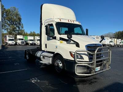 Freightliner Cascadia 116 Single Axle Day Cab Truck - 410HP, 12 Speed Automatic
