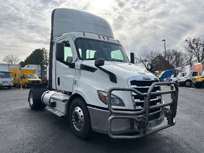 Freightliner Cascadia 116 Single Axle Day Cab Truck - 410HP, 12 Speed Automatic