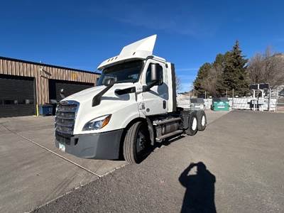 Freightliner Cascadia 116 Day Cab Truck - 435HP, 12 Speed Automatic