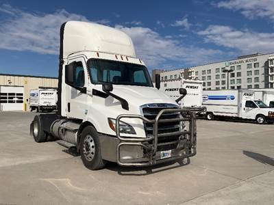 Freightliner Cascadia 116 Single Axle Day Cab Truck - 410HP, 12 Speed Automatic