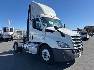 Freightliner Cascadia 116 Single Axle Day Cab Truck - 410HP, 12 Speed Automatic