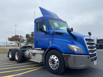 Freightliner Cascadia 116 Day Cab Truck - 435HP, 12 Speed Automatic