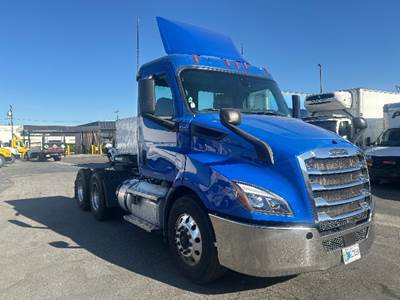 Freightliner Cascadia 116 Day Cab Truck - 435HP, 12 Speed Automatic