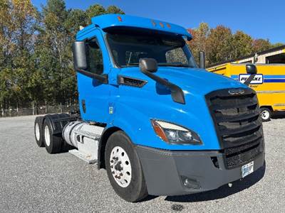 Freightliner Cascadia 116 Day Cab Truck - 450HP, 12 Speed Automatic