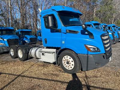Freightliner Cascadia 116 Day Cab Truck - 450HP, 12 Speed Automatic