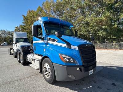 Freightliner Cascadia 116 Day Cab Truck - 450HP, 12 Speed Automatic