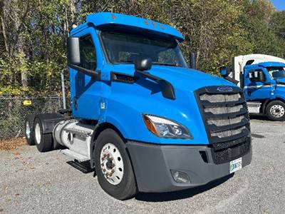 Freightliner Cascadia 116 Day Cab Truck - 450HP, 12 Speed Automatic