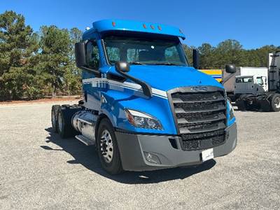 Freightliner Cascadia 116 Day Cab Truck - 450HP, 12 Speed Automatic