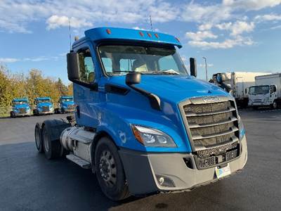 Freightliner Cascadia 116 Day Cab Truck - 450HP, 12 Speed Automatic