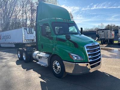 Freightliner Cascadia 116 Day Cab Truck - 450HP, 12 Speed Automatic