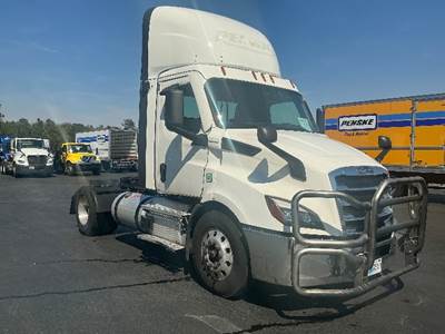Freightliner Cascadia 116 Single Axle Day Cab Truck - 410HP, 12 Speed Automatic
