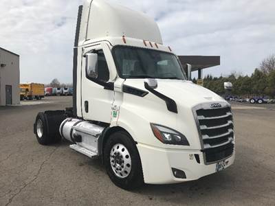 Freightliner Cascadia 116 Single Axle Day Cab Truck - 410HP, 12 Speed Automatic