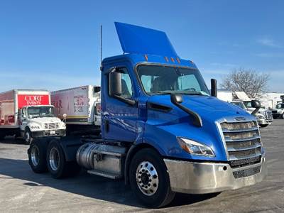 Freightliner Cascadia 116 Day Cab Truck - 435HP, 12 Speed Automatic