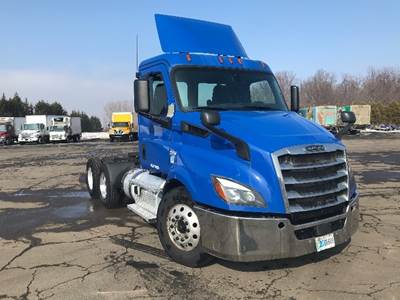 Freightliner Cascadia 116 Day Cab Truck - 435HP, 12 Speed Automatic