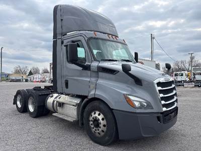 Freightliner Cascadia 116 Day Cab Truck - 435HP, 12 Speed Automatic